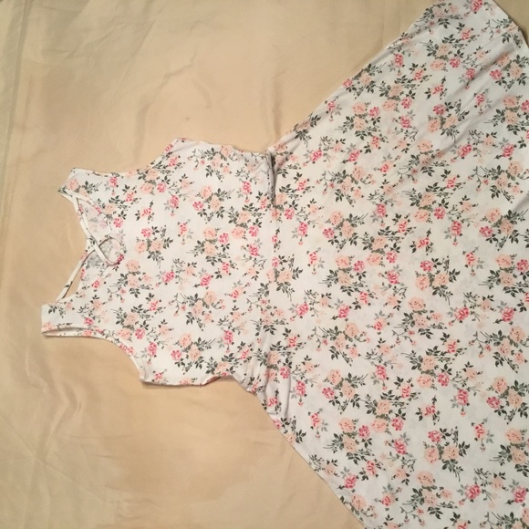 Girls dress - Picture 1 of 3